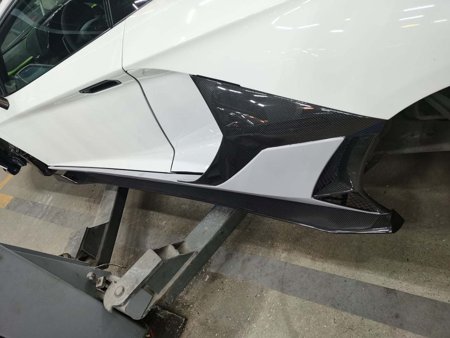 2019 Lamborghini Aventador SVJ Side Skirts Carbon fiber Replacement Style